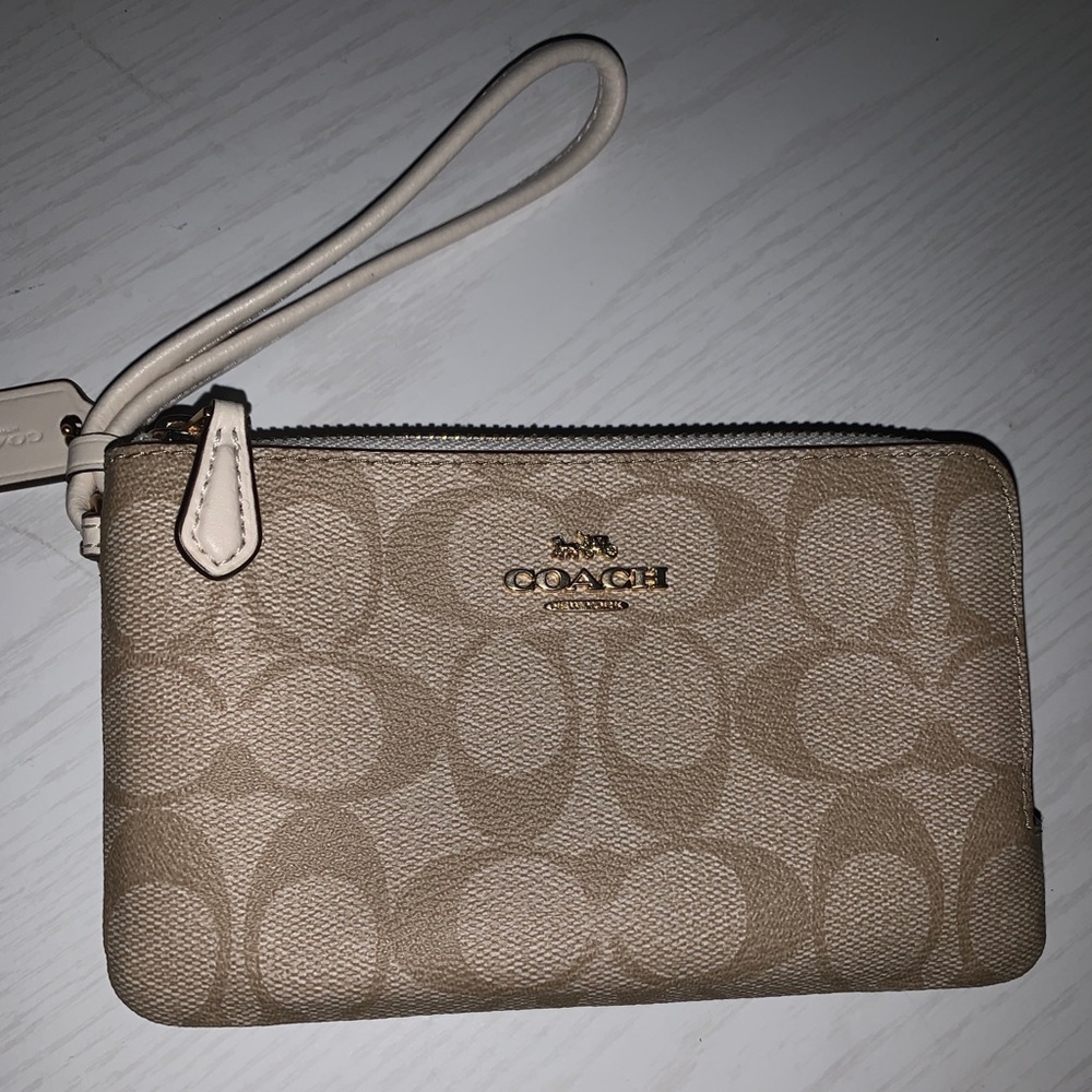 NWT COACH WRISTLET